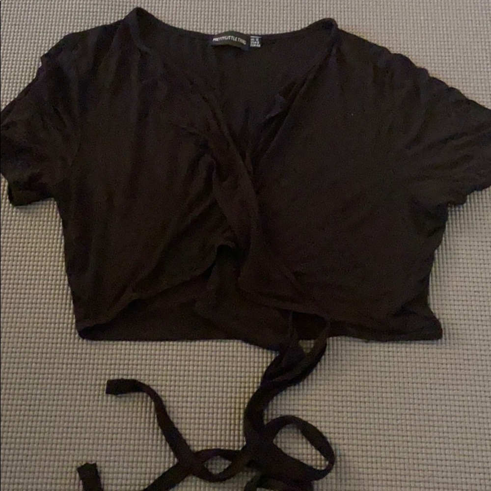 Low Neck Tie Front Crop Top